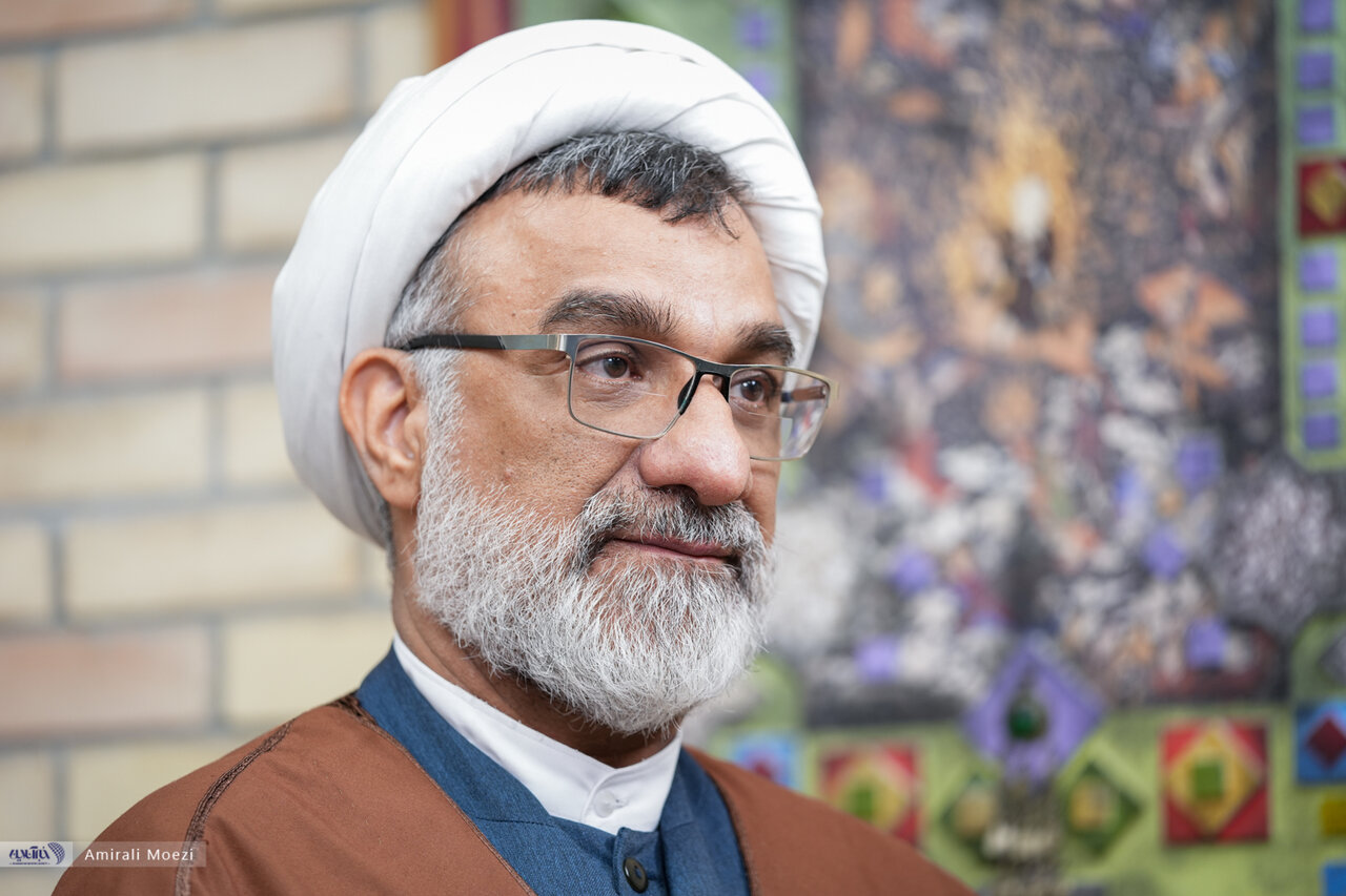 دبیر شورای عالی انقلاب فرهنگی: مهریه حقی است که باید پرداخت شود/ پس از ازدواج همسرم کل مهریه‌اش را بخشید